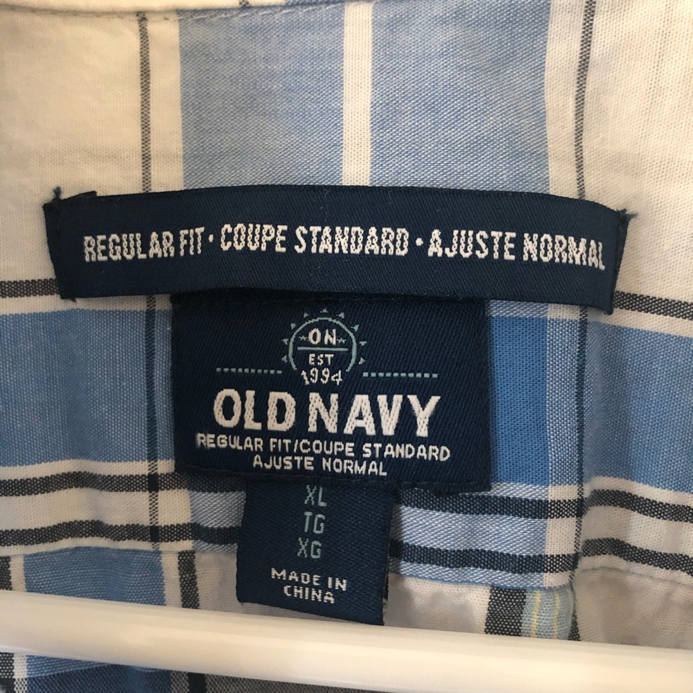 Men’s Old Navy plaid button up shirt